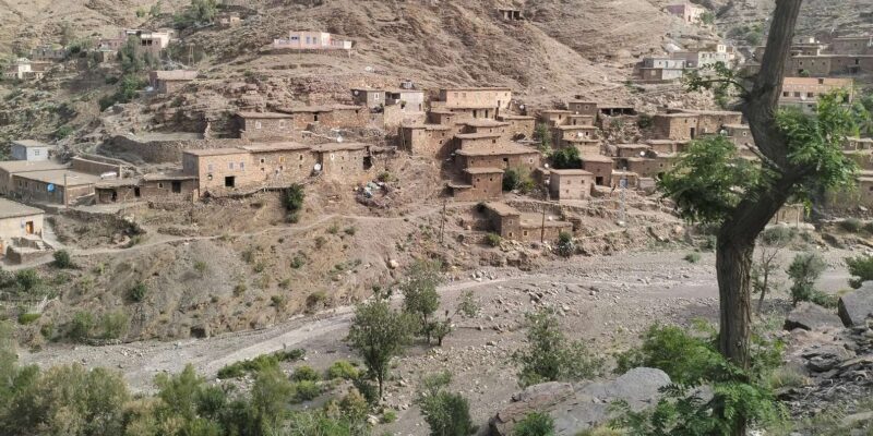 6 Days Tour From Casablanca To Fes, Via Marrakech & Desert - Taking in the Dades Valley