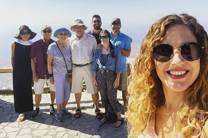 6-hour Best of Santorini Sightseeing Guided Tour - Discovering Megalochori Village