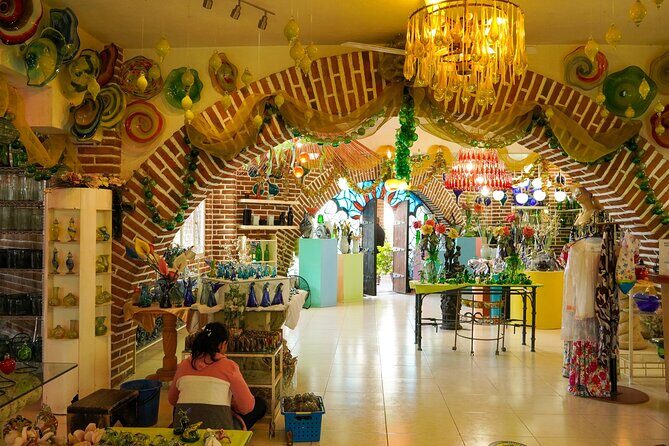 6-Hour Guided City and Cruise Tour of Los Cabos with Lunch - Who Will Love This Tour?