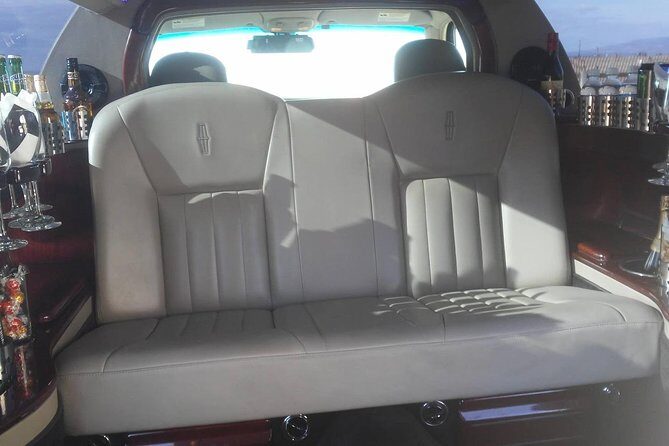 6-Hour Limo Tour: Los Angeles to Malibu, Santa Monica, and Venice - An Introduction to the LA in Style Experience