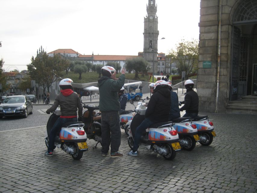 6-Hour Porto by Vespa - Enjoying the Lunch