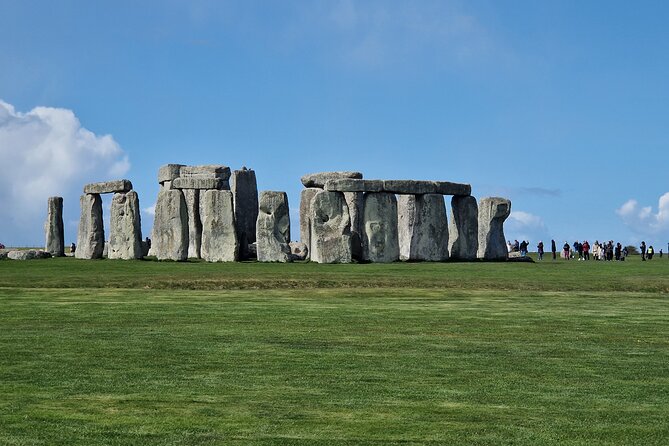 6 Hour Stonehenge Archeological and Historical Audio Guided Tour - Inclusions and Amenities