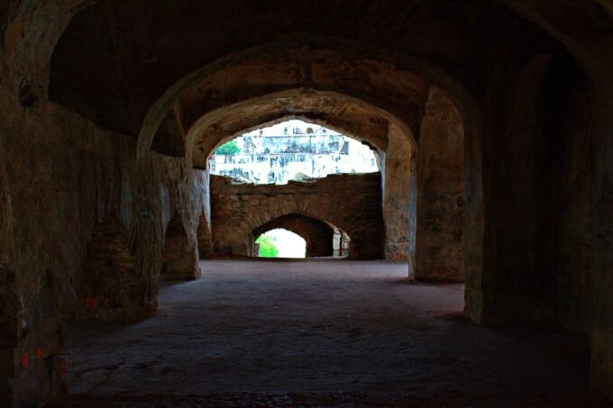 6-Hours Golconda Fort & Qutub Shahi Tombs Tour With Transfer - Customer Reviews