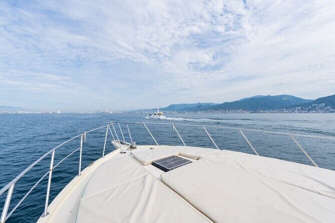 6 hours on a Private Yacht in Puerto Vallarta - Snorkeling & Beaches - Optional Extras and Practical Details