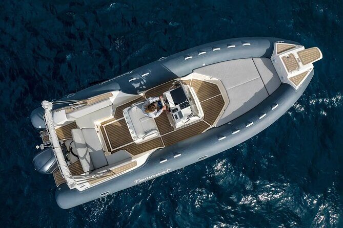 6 Island Hopping & Blue Mysteries: Shared Tour from Split - In Summary