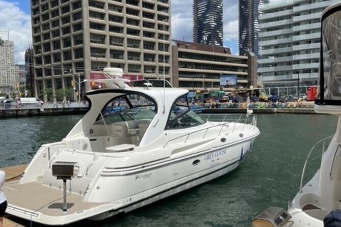 60-Minute Toronto Luxury Yacht Sightseeing Prosecco Cruise! - In The Sum Up
