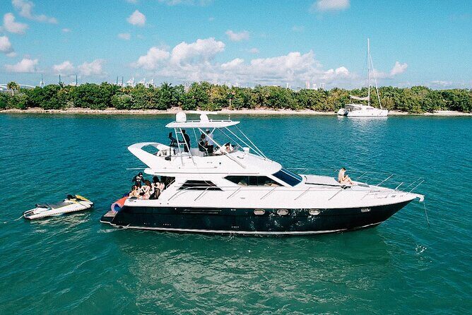 60ft 1 Hour FREE | Miami Yacht Rental | 3 to 6 Hours | 13 People - Introduction