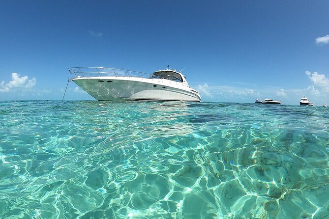 60ft Private Luxury Yacht Charter - Key Points