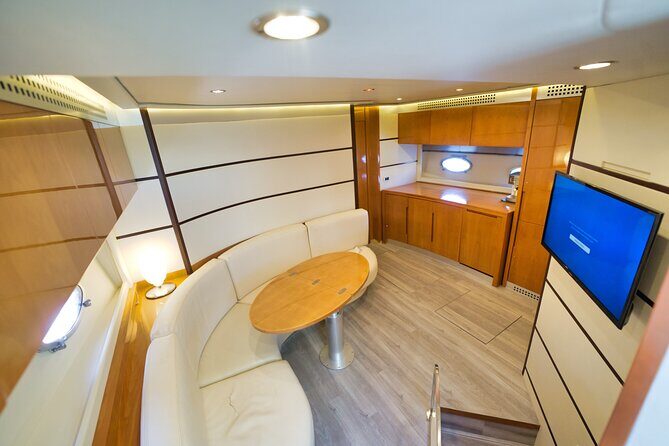 62ft Perching James Bond Miami Yacht Rental - FAQ