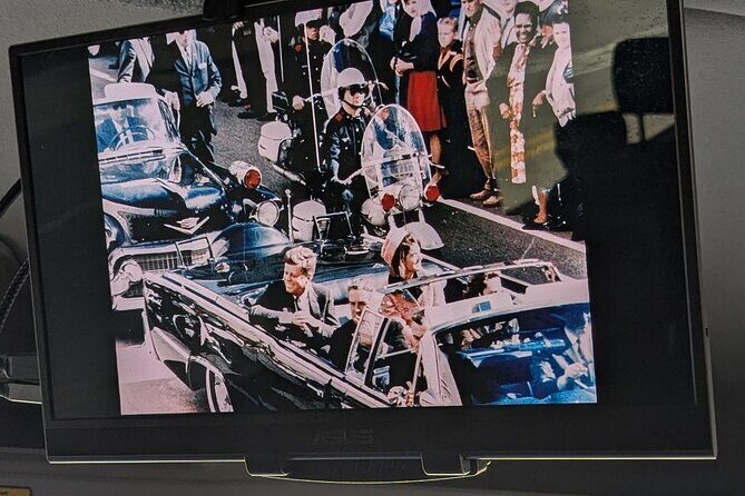 65 Minute JFK Assassination Walking and Van Tour - FAQ