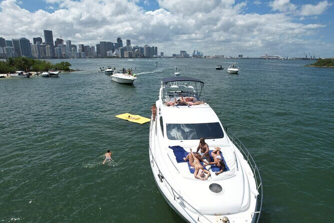 65ft Yacht Charter in Miami - Why Choose a Yacht Experience in Miami?