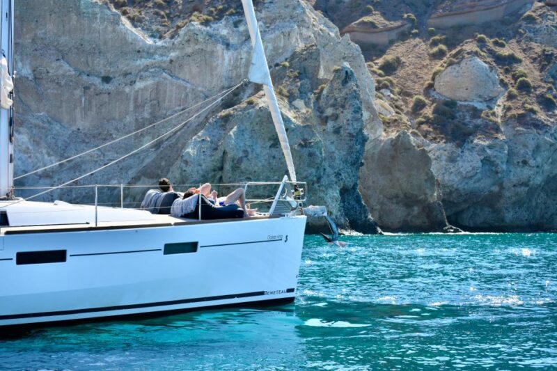 7-Day Crewed Charter The Cosmopolitan Beneteau Oceanis 45 - Key Points