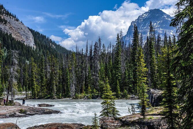 7-Day Premium Small-Group Banff, Columbia, Moraine and Yoho Tour - FAQ
