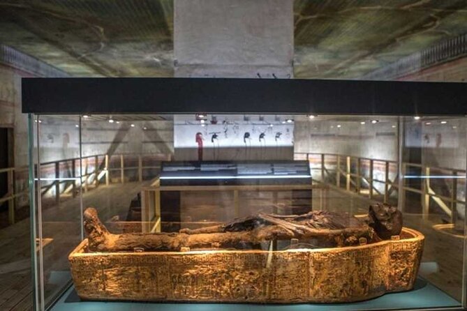 7-Hours Guided Tour to Giza Pyramids and Mummies Museum + Lunch - Confirmation and Accessibility