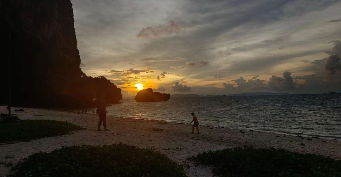 7 Island Sunset by Speed Boat - Chicken Island