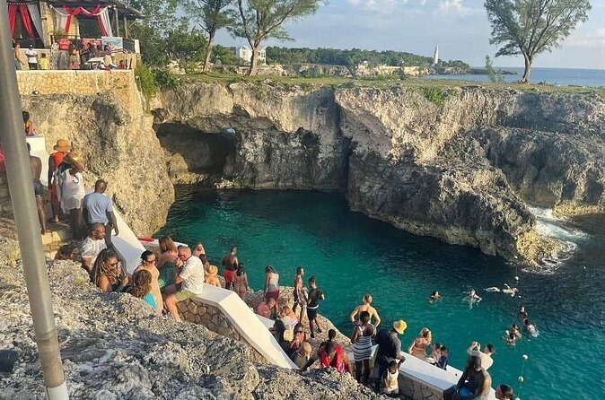 7 Mile Beach and Rick's Cafe in Negril from Montego Bay Private Tour - The Sum Up