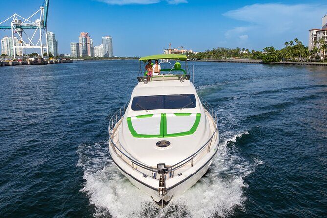 70ft 1 Hour FREE | Miami Yacht Rental | 3 to 6 Hours | 13 People - A Closer Look at the Yacht Experience