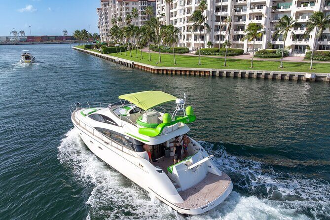 70ft 1 Hour FREE | Miami Yacht Rental | 3 to 6 Hours | 13 People - Practical Details and Tips