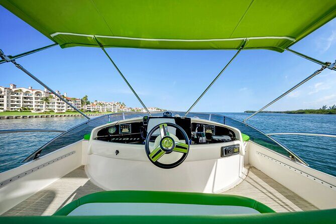 70ft 1 Hour FREE | Miami Yacht Rental | 3 to 6 Hours | 13 People - The Sum Up