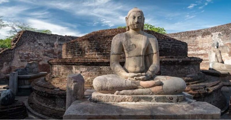 8 Days Taj Mahal and Buddhist Pilgrimage Tour - Discovering Polonnaruwa