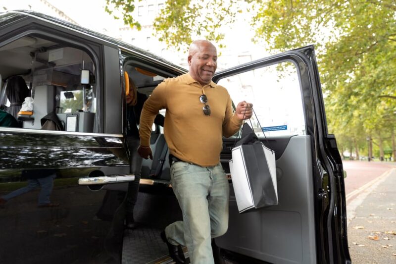 8 Passengers- XL London Stansted Airport To/From City Centre - Premium Vehicle Experience