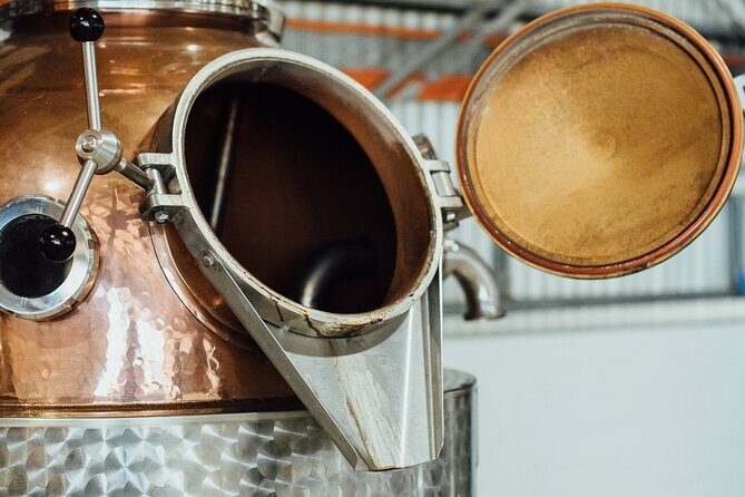 83 Islands Distillery & Sightseeing of Port Vila with Yumi Tours - Port Vila Handicraft Market