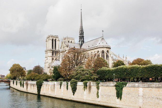 90 Minutes Notre Dame Exterior Semi Private Tour - What Our Reviewers Say