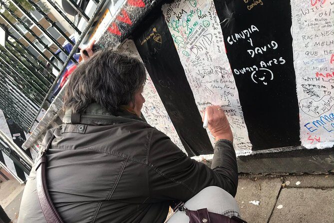 A Beatles London taxi tour and sightseeing experience - Authenticity and Personal Touch