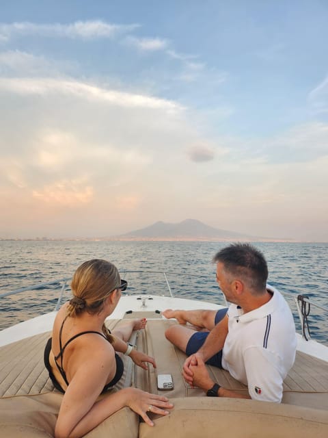 A bite of Naples by see - Key Points
