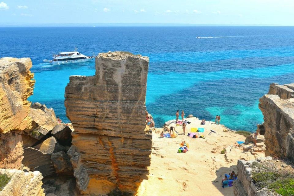 A Coffee Togheter, Some Advice and Favignana Levanzo Cruise - Exploring Favignana