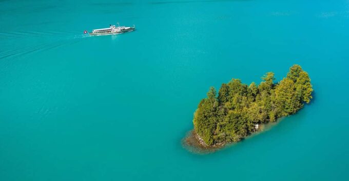 A Day at Lake Brienz and Lauterbrunnen Tour From Zurich - Participant Guidelines and Recommendations
