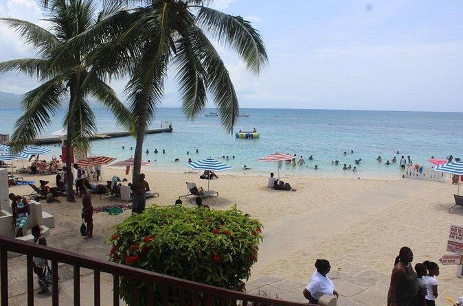 A day at the Beach at Doctor's Cave- Montego Bay with pickup - The Itinerary Breakdown