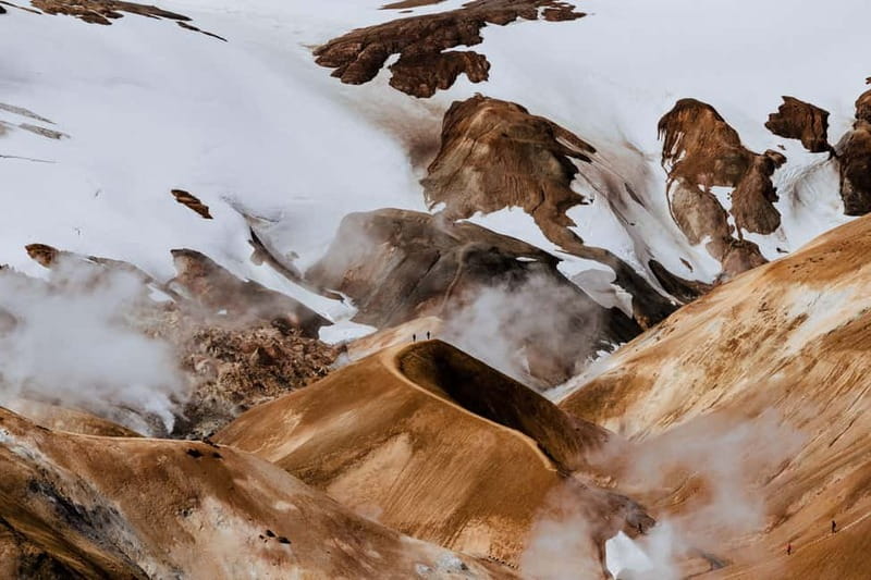 A day in Kerlingarfjöll: Highlands and hot springs - Lunch and Rest at Highland Base