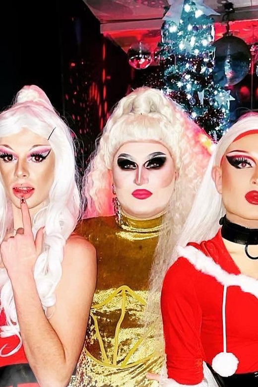 A Festive Funnyboyz Christmas Dinner With Drag Queens - Festive Atmosphere
