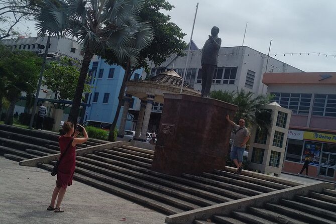 A Guided Walking Tour of a History of a City - Bridgetown - Key Points