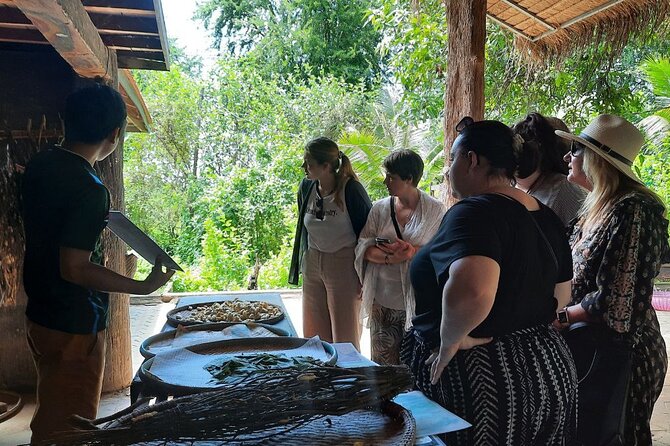 A Half Day Tour in Phnom Penh City - Visiting the Royal Palace