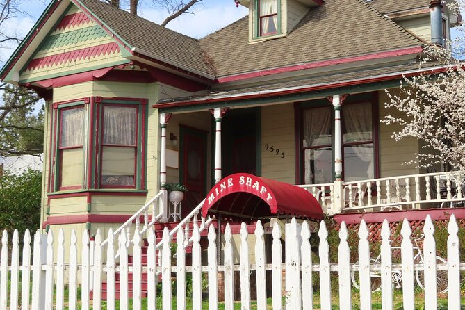 A Highway 49 Drive: a Self-Guided Audio Tour From Placerville to Jackson - Tour Features