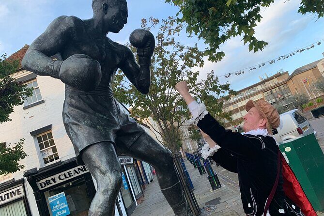 A Historical tour of Warwick with Queen Elizabeth's Secret Lover - An In-Depth Review of the Warwick Tour Experience