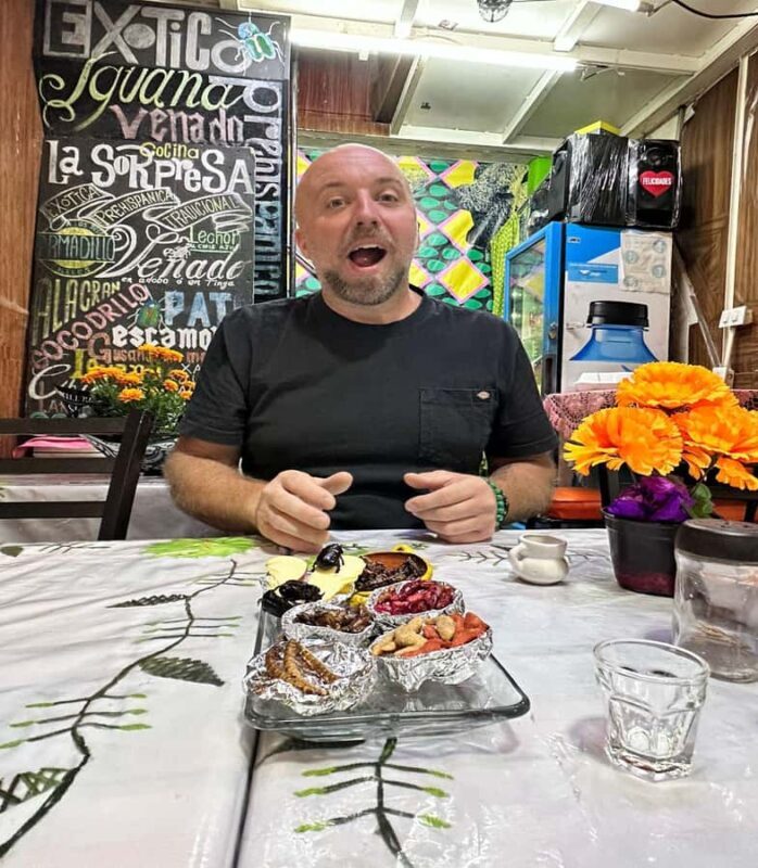 A journey of flavors and history with a chef in the historic center - Key Points