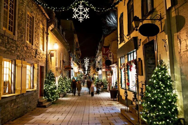 A Joyful Christmas: Private Walking Tour in Quebec - Key Points