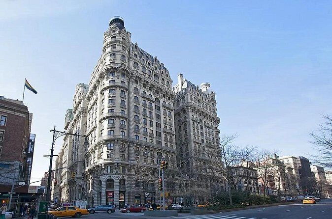 A locals guide to the architecture of the Upper West Side - Apthorp Gate House: A Symbol of Elegance