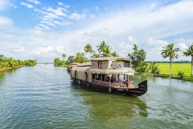A Private Day Tour Through Alleppey, Marari, and Fort Kochi - Important Information and Tips