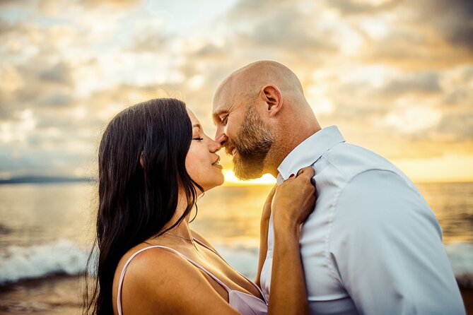 A Romantic Photoshoot for 2 in Maui - Scheduling and Availability Details