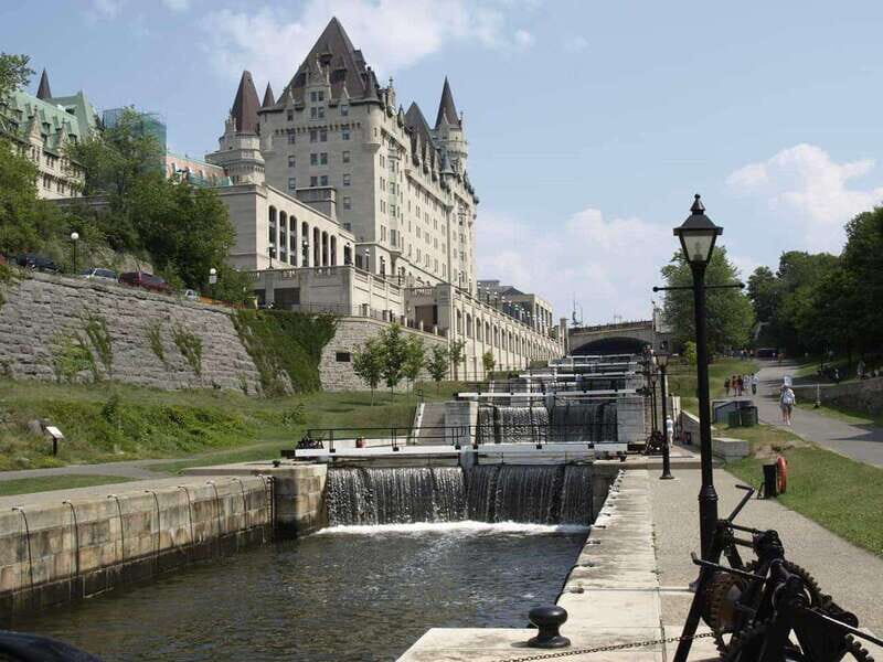 A Romantic Walking Tour Through Ottawa - FAQ