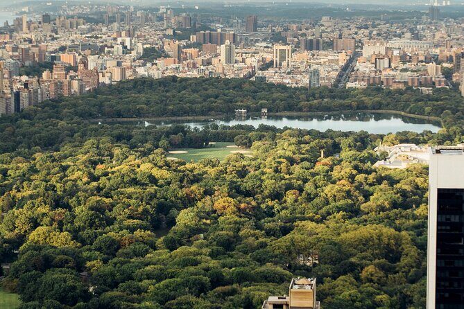 A Scenic Walking in Tour Central Park - Gapstow Bridge and the Serene Pond Area