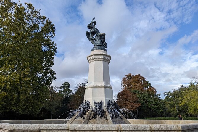 A Self-Guided Tour of El Retiro Park's Rise, Ruin and Redemption - Notable Landmarks to Discover