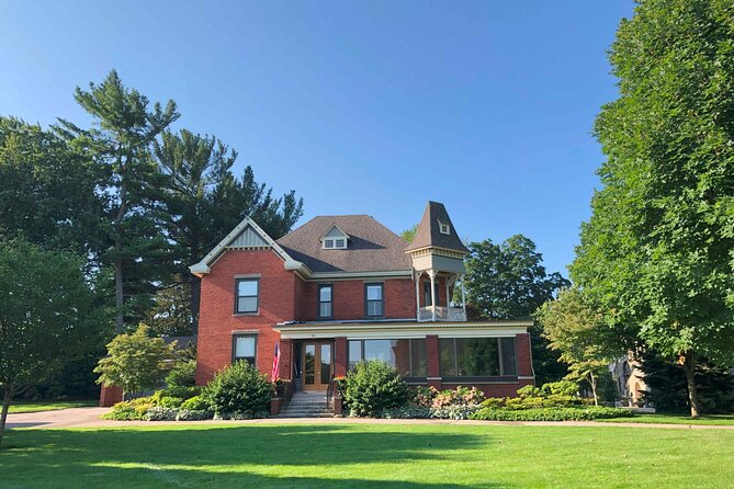 A Self-Guided Walking Audio Tour of Holland, Michigan - Starting Point and Getting There