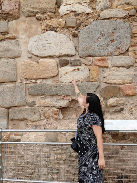 A Walk Through History: Easy Cartagena in 90 Minutes - Key Points