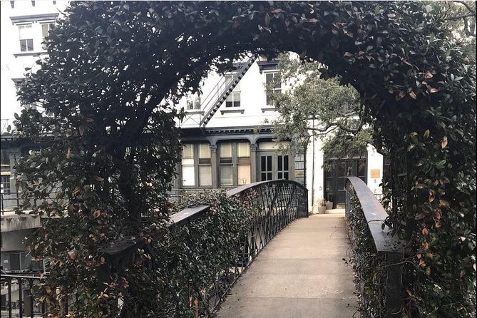 A Walk Through The Book Midnight in the Garden of Good and Evil - Participant Experiences and Feedback