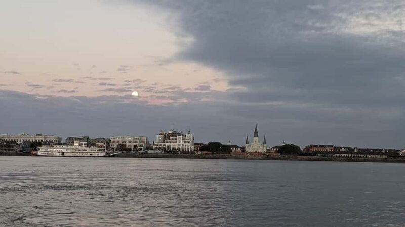 A Walking History Tour of Miss River in New Orleans - Key Points